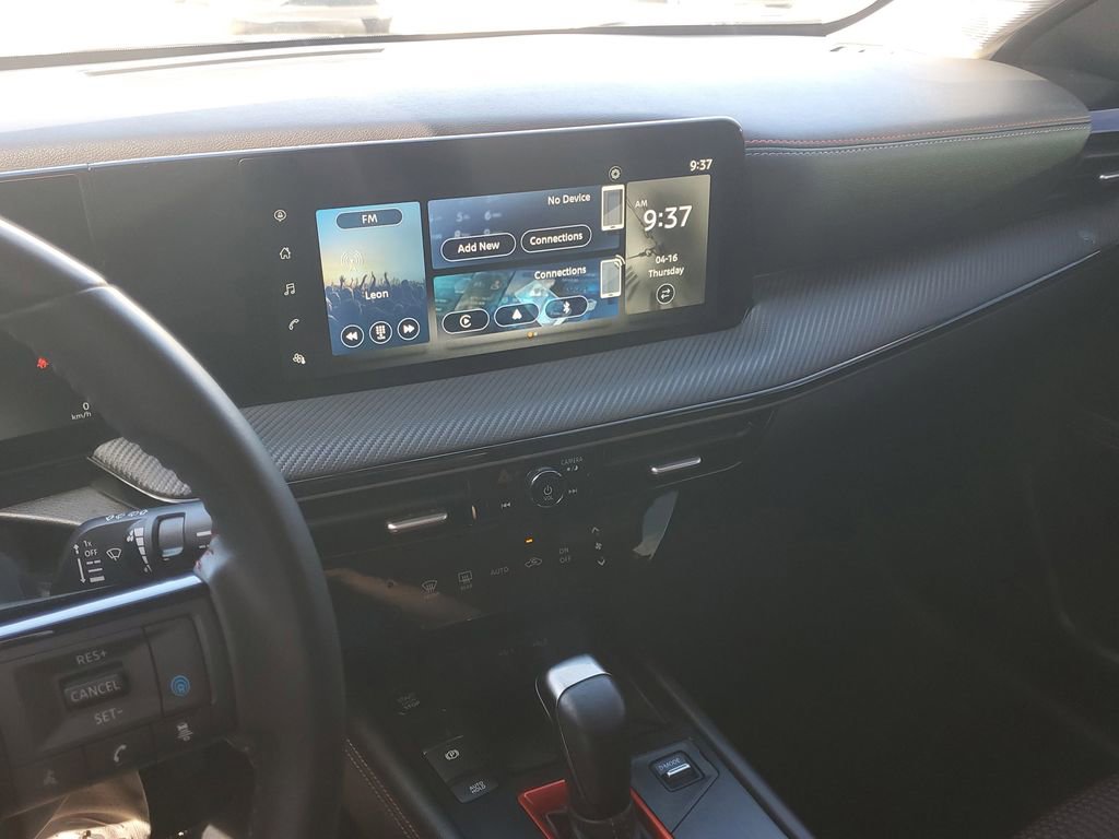 Used 2025 Nissan Kicks SR FWD image 29