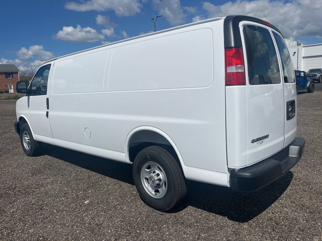 New 2025 Chevrolet Express 3500 Extended w/ Driver Convenience Package RWD image 3