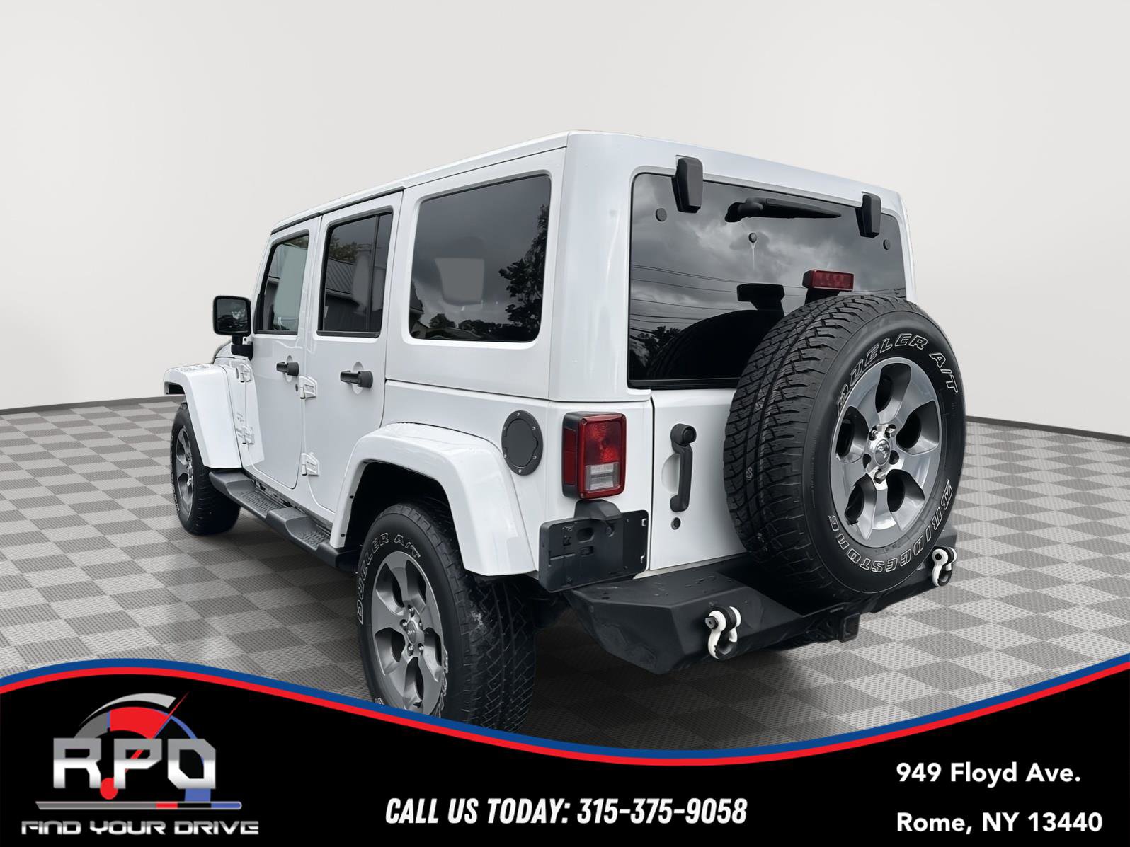 Used 2017 Jeep Wrangler Unlimited Sahara w/ Connectivity Group image 3