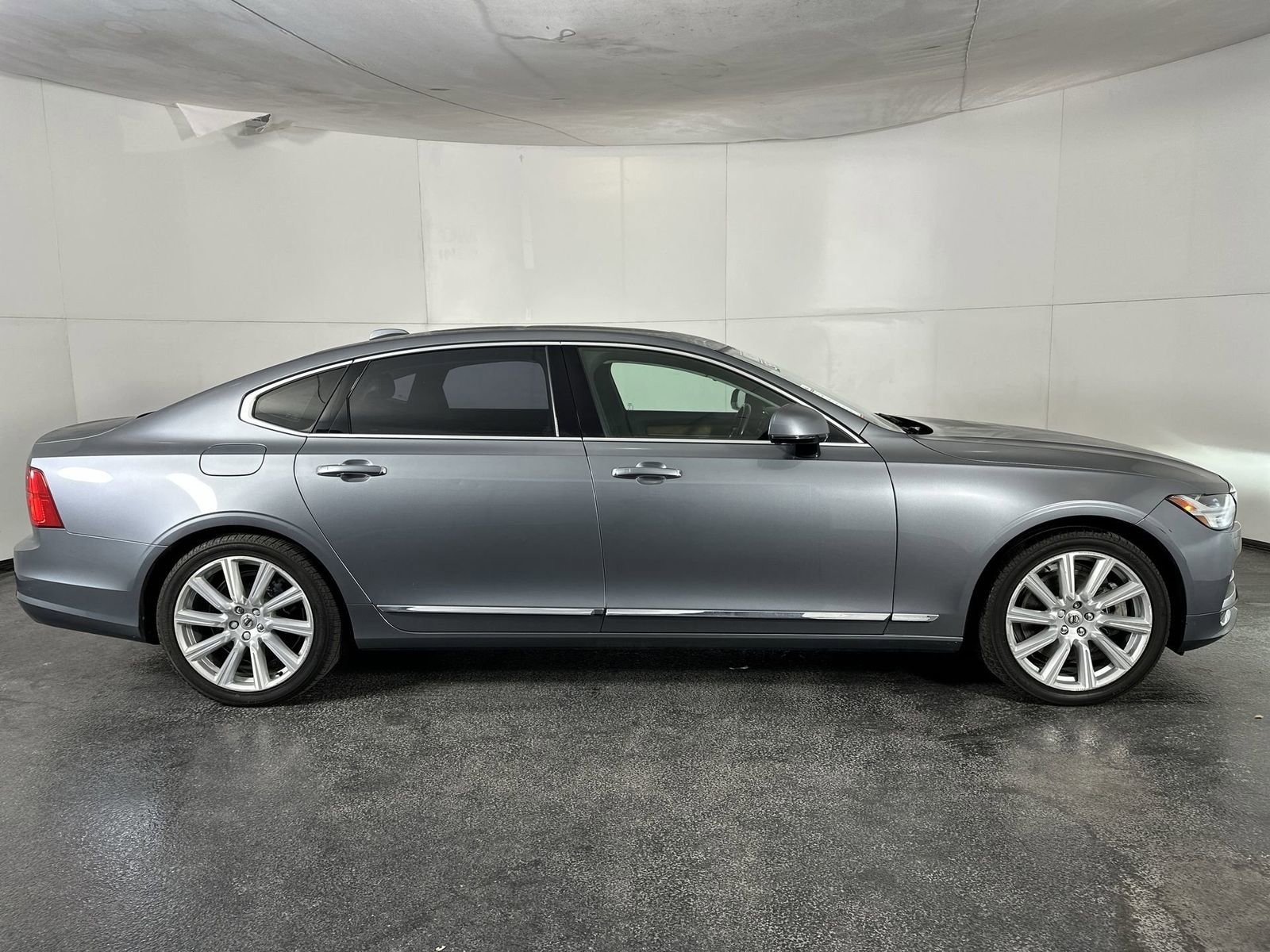Used 2018 Volvo S90 T6 Inscription image 13