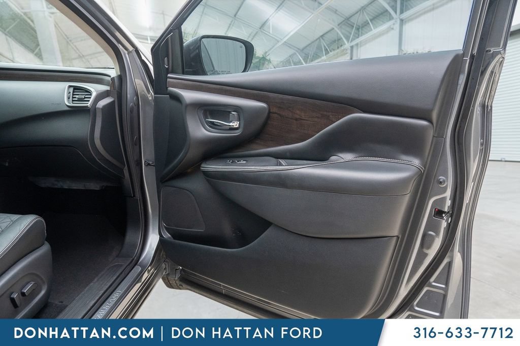 Used 2020 Nissan Murano Platinum w/ Cargo Package FWD image 26