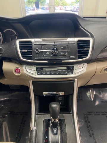 Used 2015 Honda Accord EX image 16