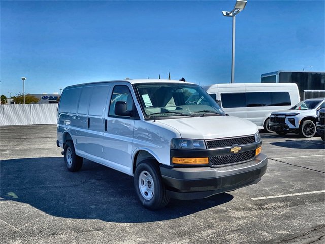 New 2025 Chevrolet Express 2500 Work Van image 8