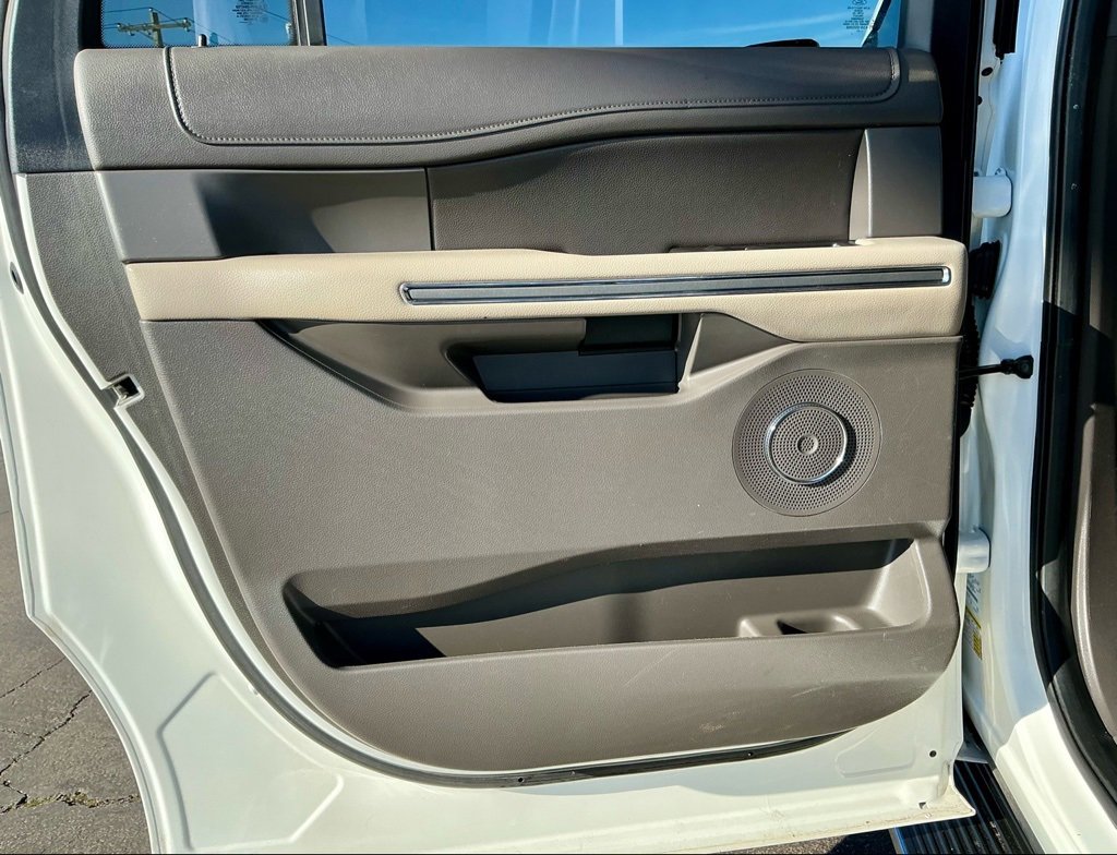 Used 2021 Ford Expedition Max XLT image 29