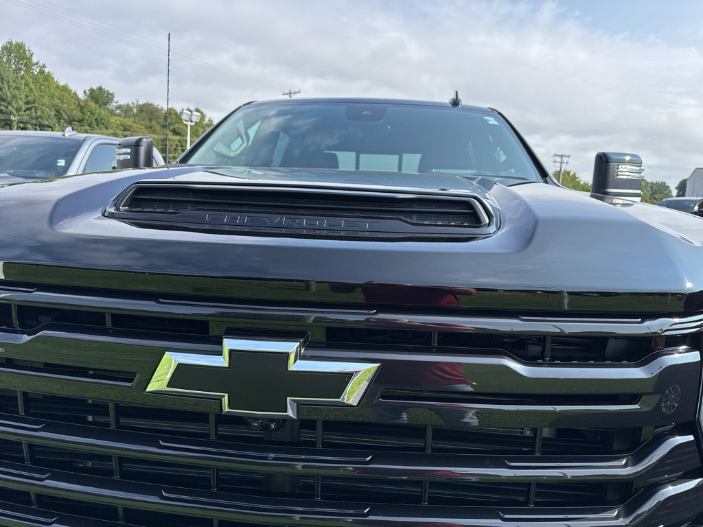 New 2026 Chevrolet Silverado 2500 High Country w/ Midnight Edition AWD/4WD image 15