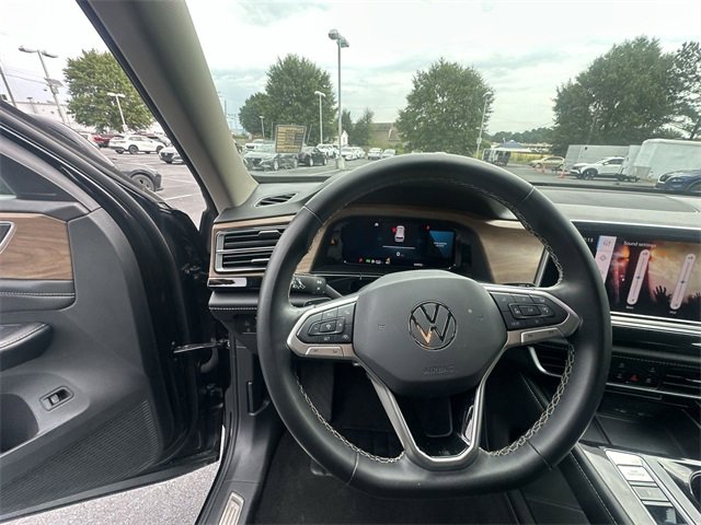 Used 2024 Volkswagen Atlas SE image 11