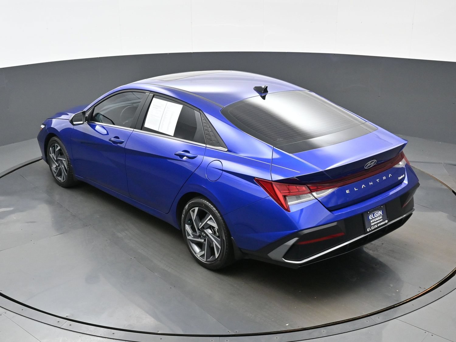 Certified 2025 Hyundai Elantra Limited FWD image 36