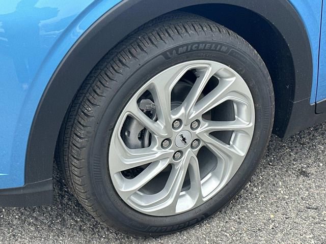 New 2027 Chevrolet Bolt LT w/ Comfort Package FWD image 7