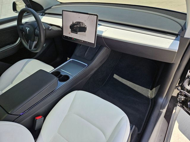Used 2024 Tesla Model Y Long Range RWD image 23