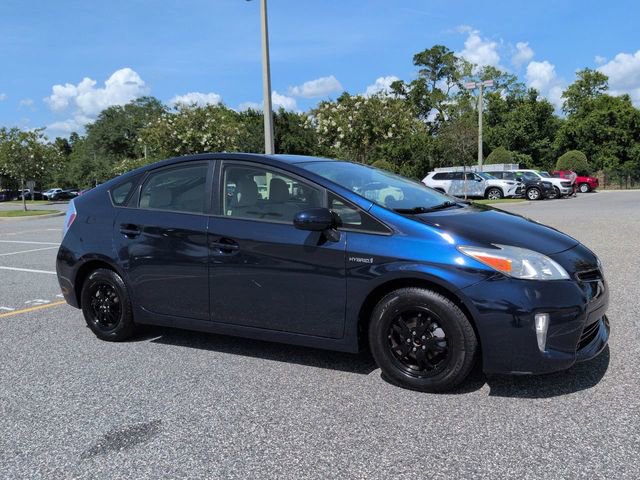 Used 2015 Toyota Prius Two FWD image 2