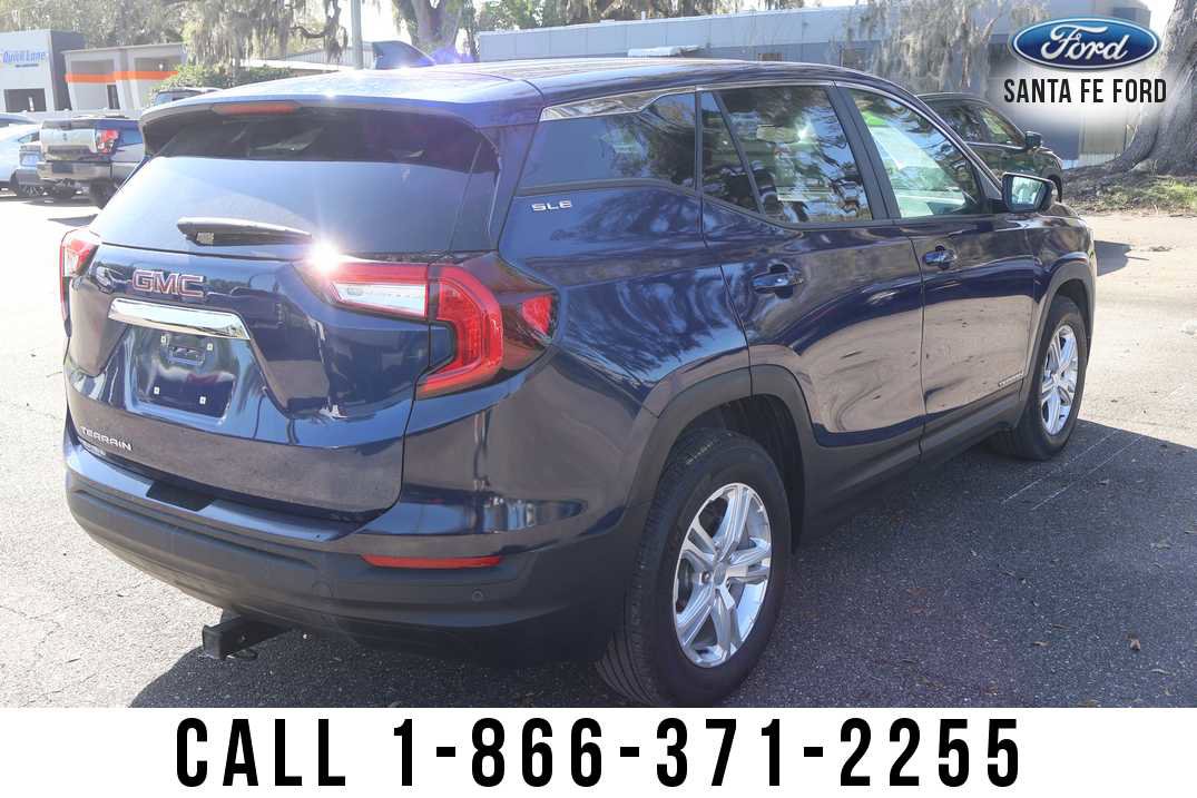Used 2022 GMC Terrain SLE image 4