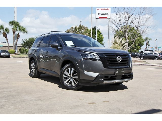 Used 2024 Nissan Pathfinder SL FWD video 1
