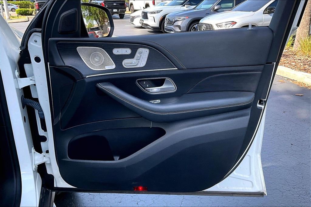 Used 2021 Mercedes-Benz GLS 580 4MATIC image 29