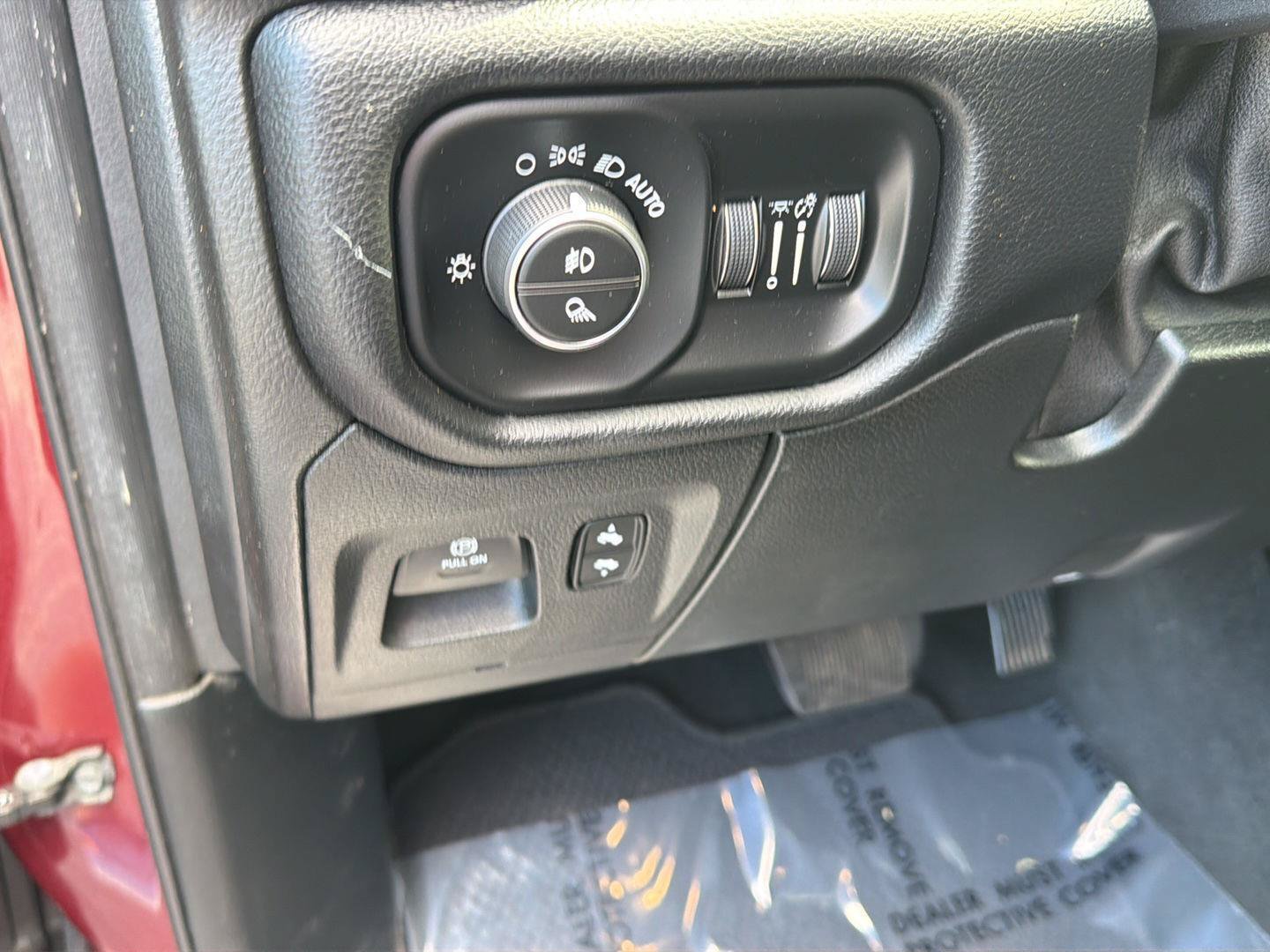 Used 2019 RAM 1500 Laramie w/ Sport Appearance Package AWD/4WD image 19