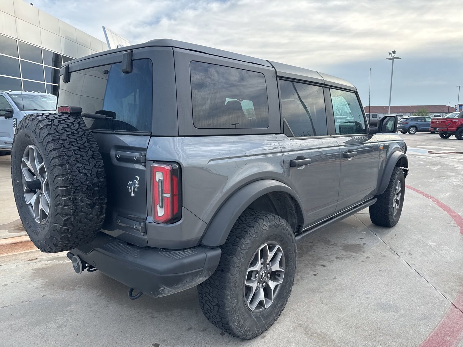 Used 2022 Ford Bronco Badlands image 3