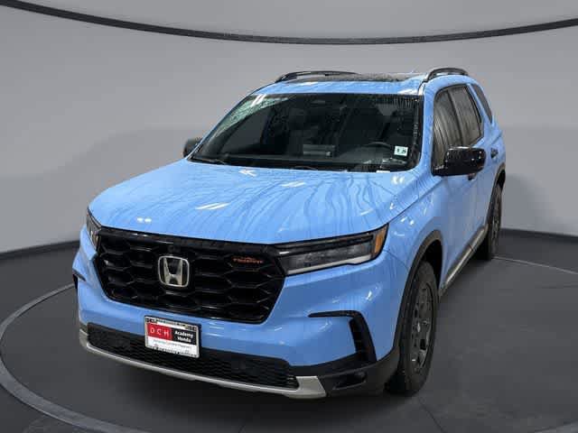 Used 2025 Honda Pilot TrailSport image 1