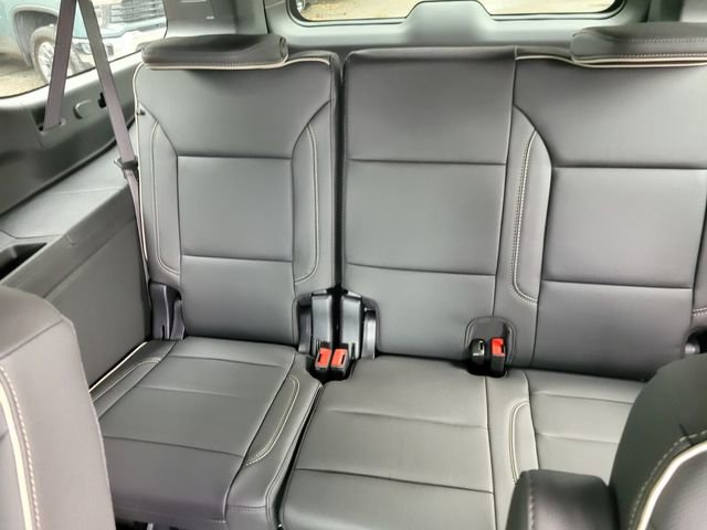 New 2025 Chevrolet Suburban Premier image 9