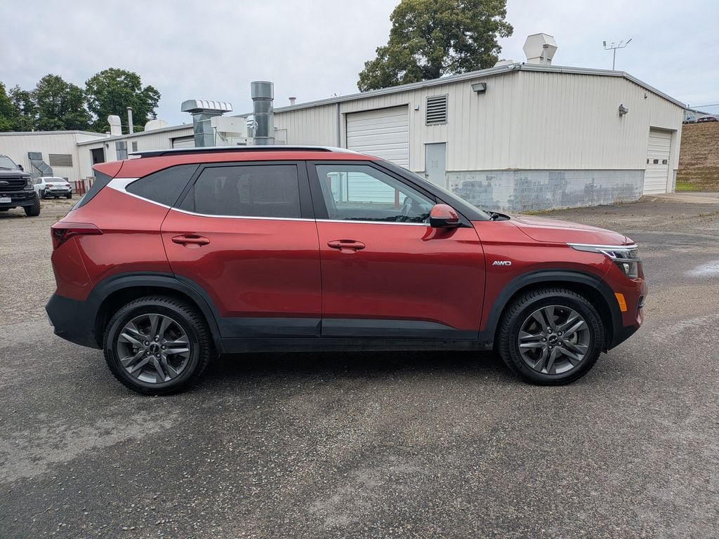 Used 2023 Kia Seltos S AWD/4WD image 3