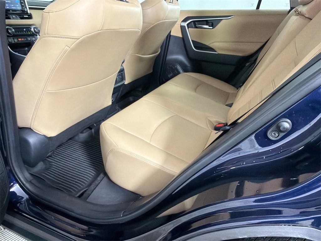 Used 2020 Toyota RAV4 XLE Premium image 22