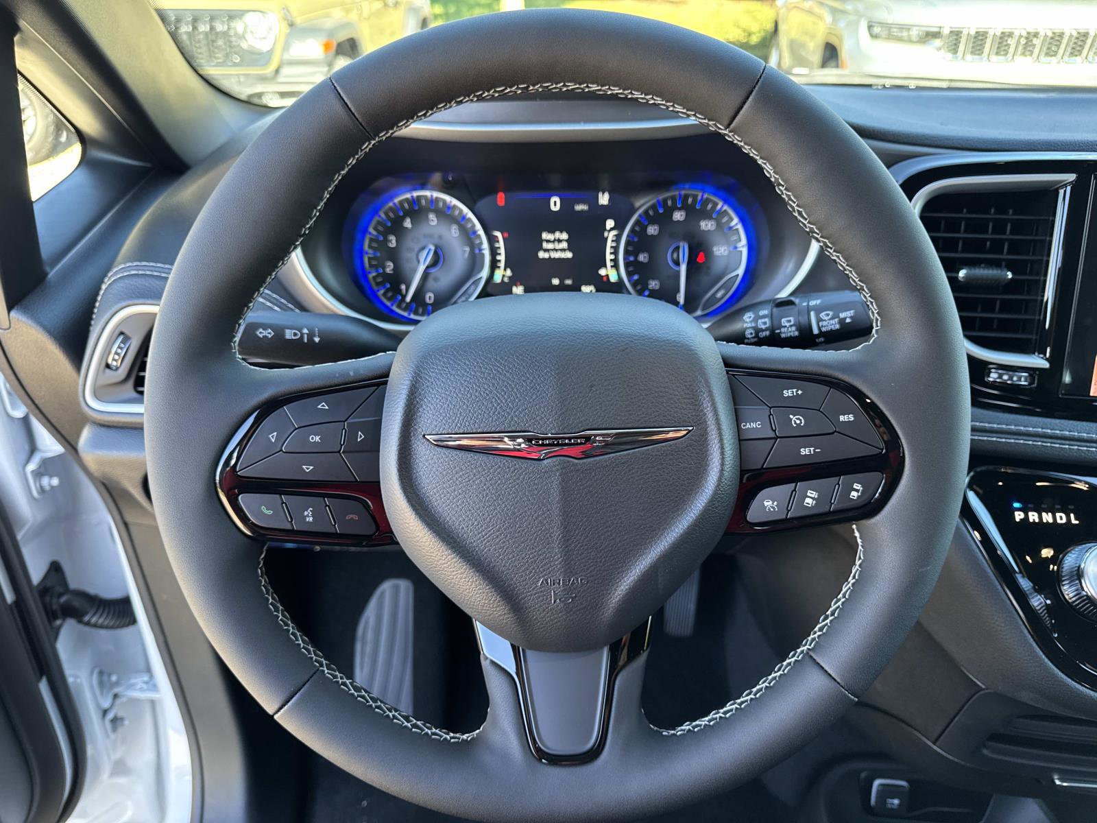 New 2026 Chrysler Pacifica Select image 28