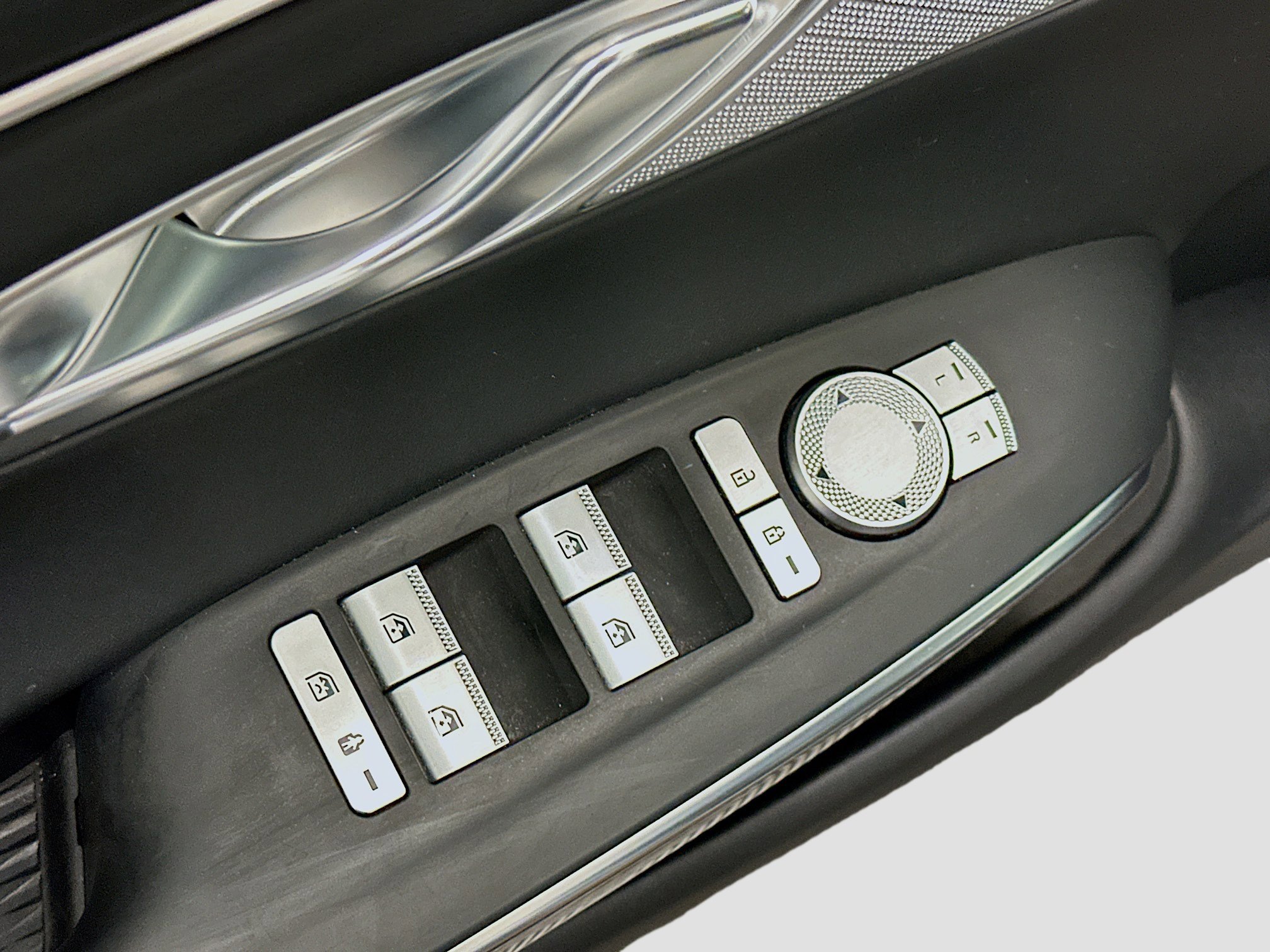 Used 2025 Genesis GV70 2.5T AWD/4WD image 15