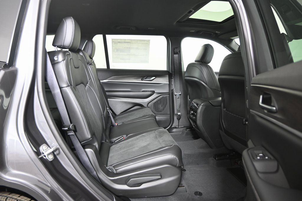 New 2026 Jeep Grand Cherokee L 4WD image 15