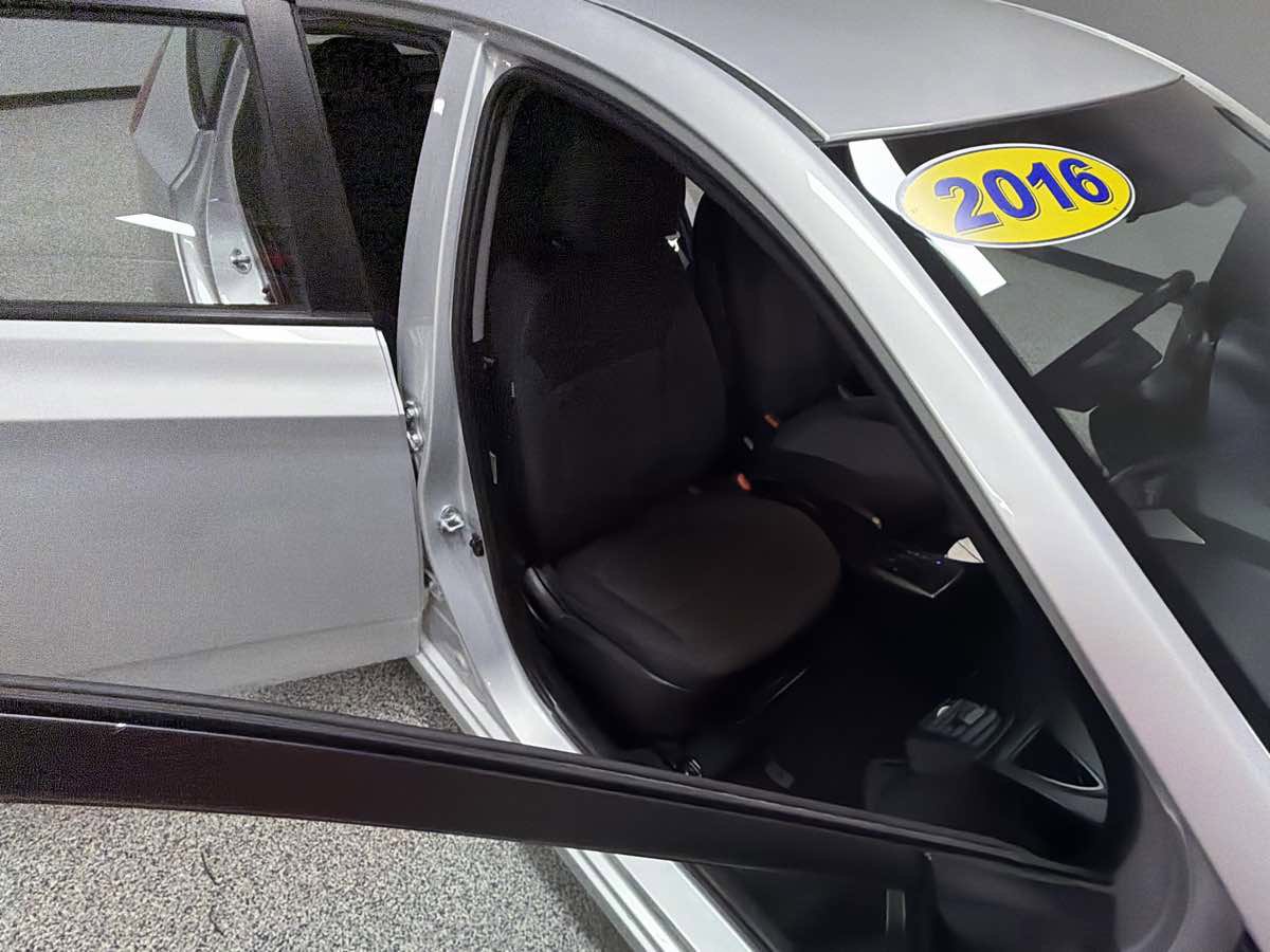 Used 2016 Hyundai Accent SE FWD image 25