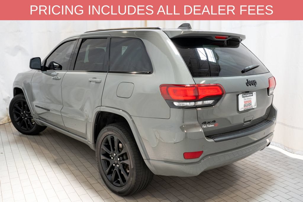 Used 2021 Jeep Grand Cherokee Laredo X AWD/4WD image 3