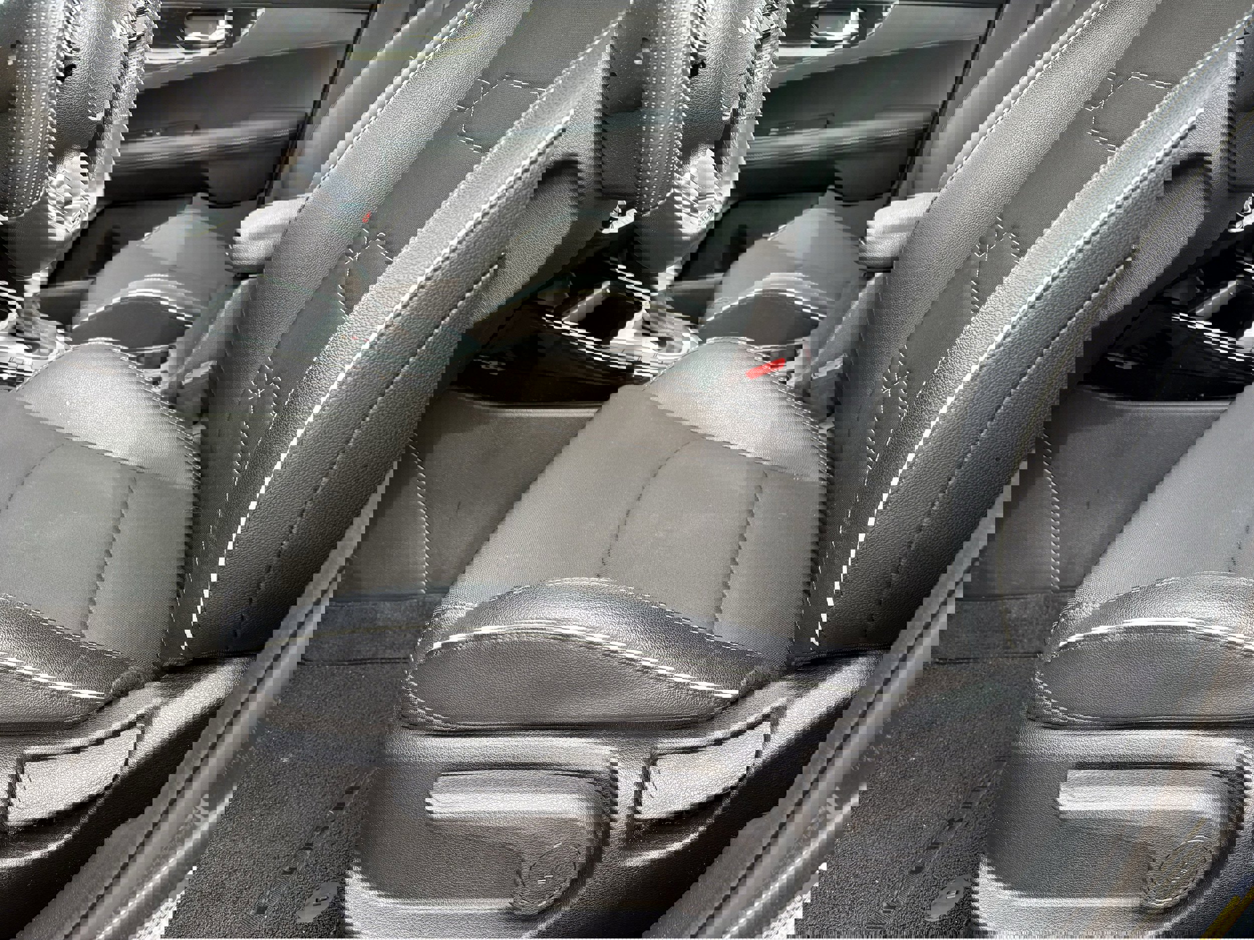 Used 2024 Kia Forte GT-Line w/ GT-Line Premium Package image 29