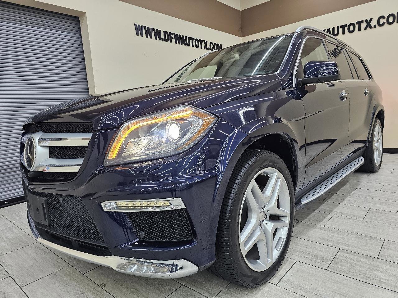 Used 2014 Mercedes-Benz GL 550 4MATIC image 2