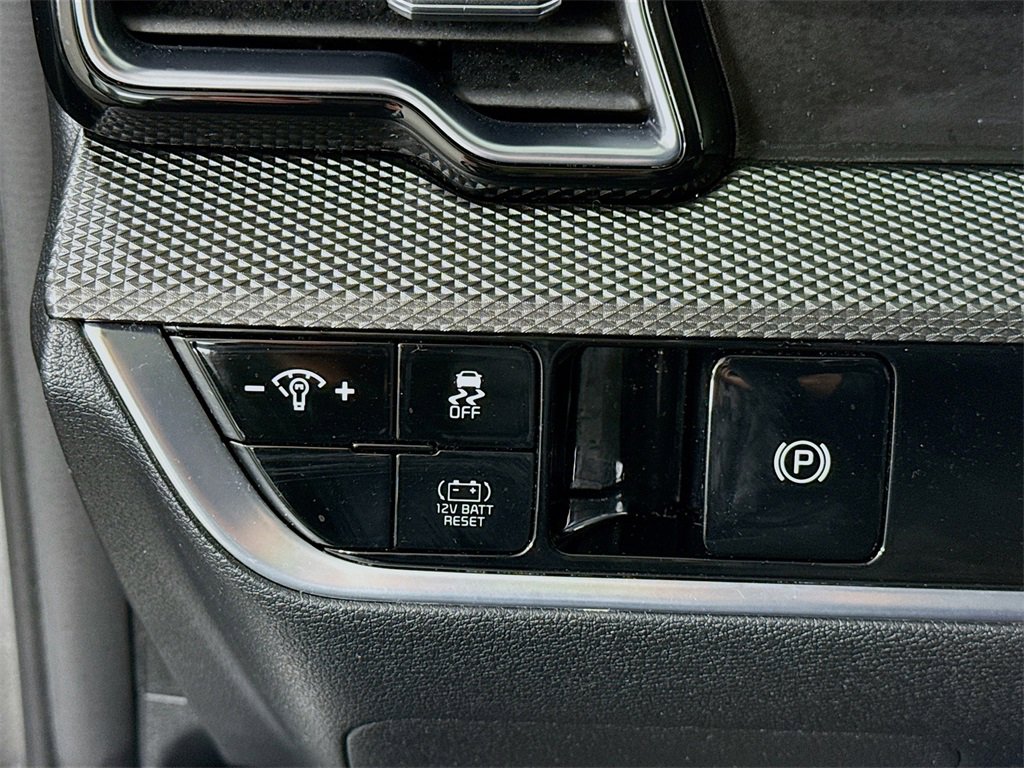 Used 2023 Kia Sportage LX image 18