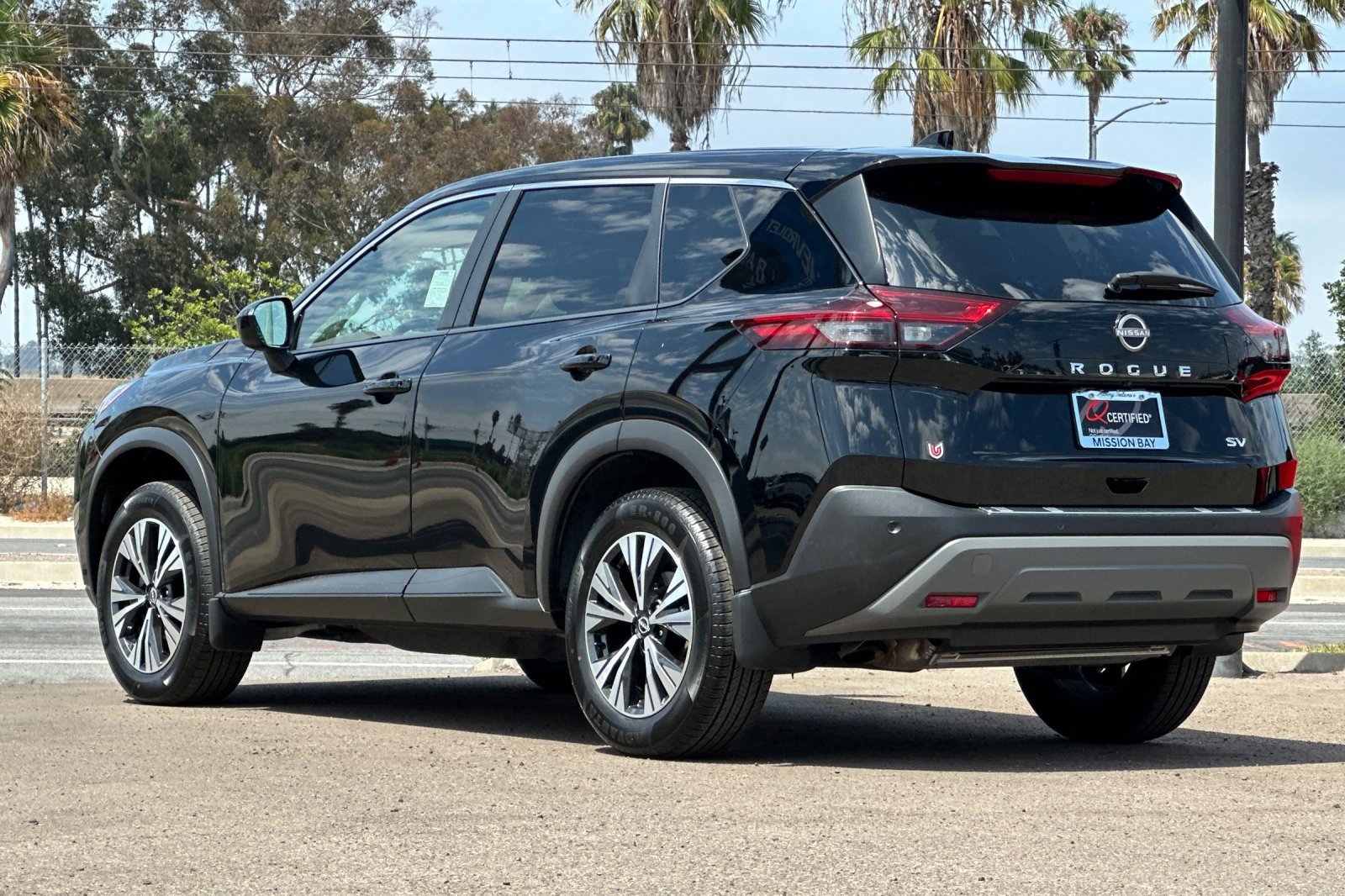 Used 2023 Nissan Rogue SV image 6