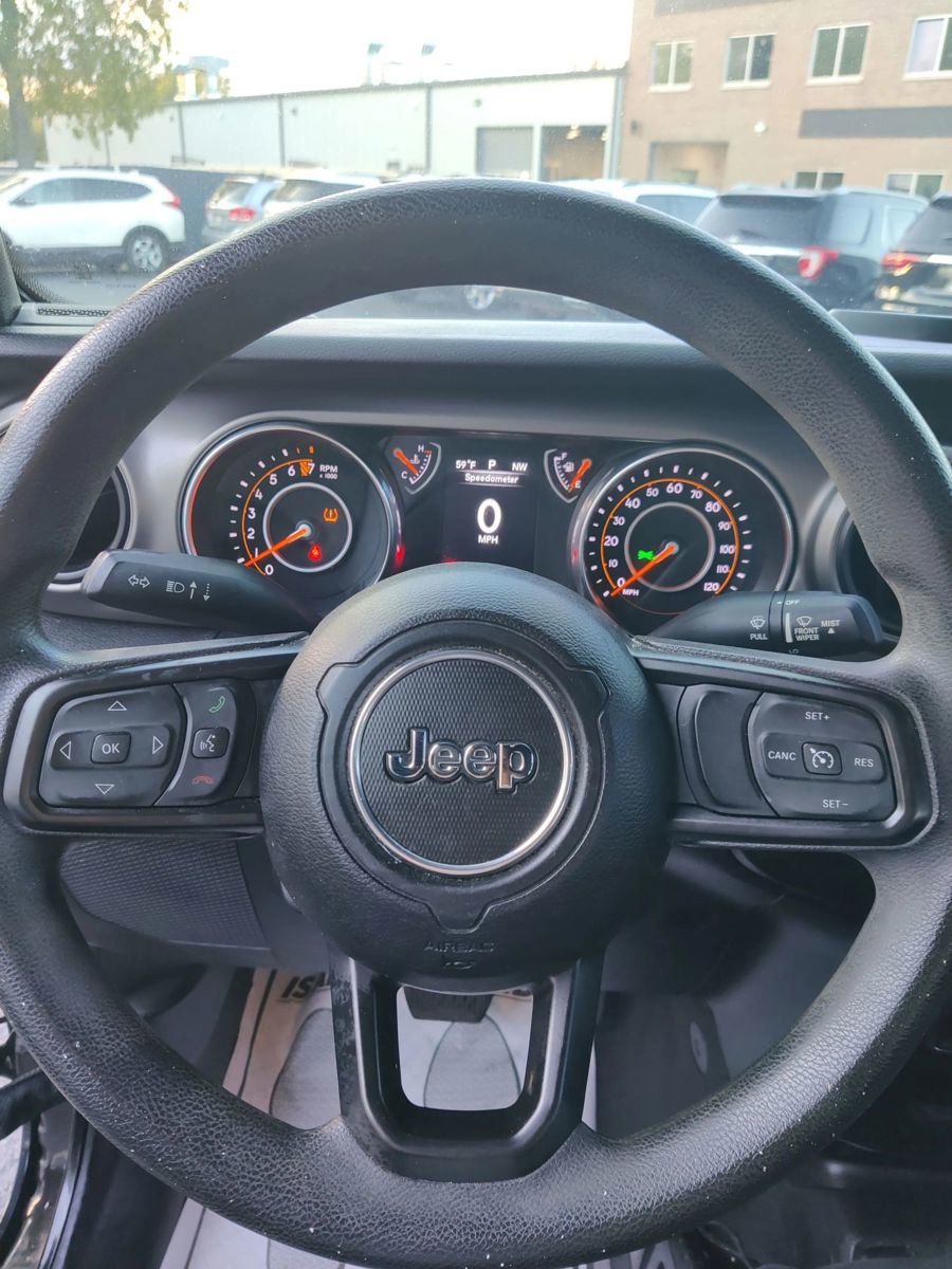 Used 2018 Jeep Wrangler Unlimited Sport image 29