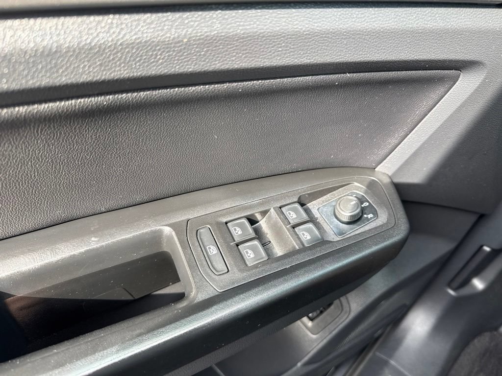 Used 2020 Volkswagen Atlas Cross Sport SE w/ Panoramic Sunroof Package AWD/4WD image 27