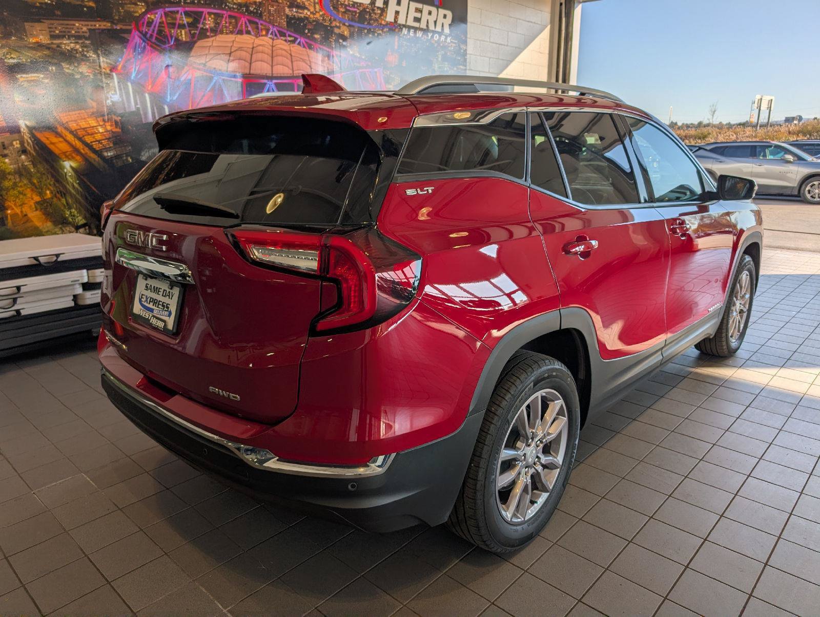 Used 2023 GMC Terrain SLT AWD/4WD image 8
