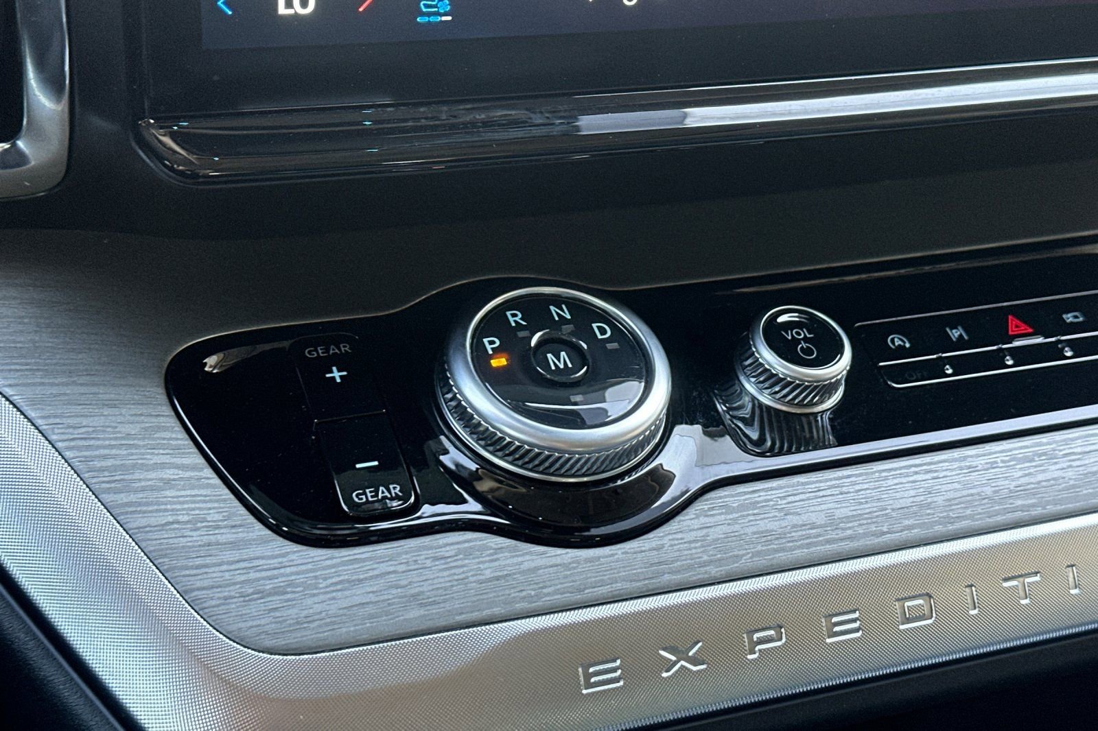 Used 2025 Ford Expedition Max Platinum image 23