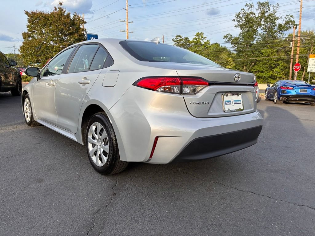 Used 2024 Toyota Corolla LE FWD image 5
