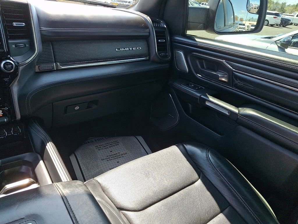 Used 2020 RAM 1500 Limited w/ Black Appearance Package AWD/4WD image 17