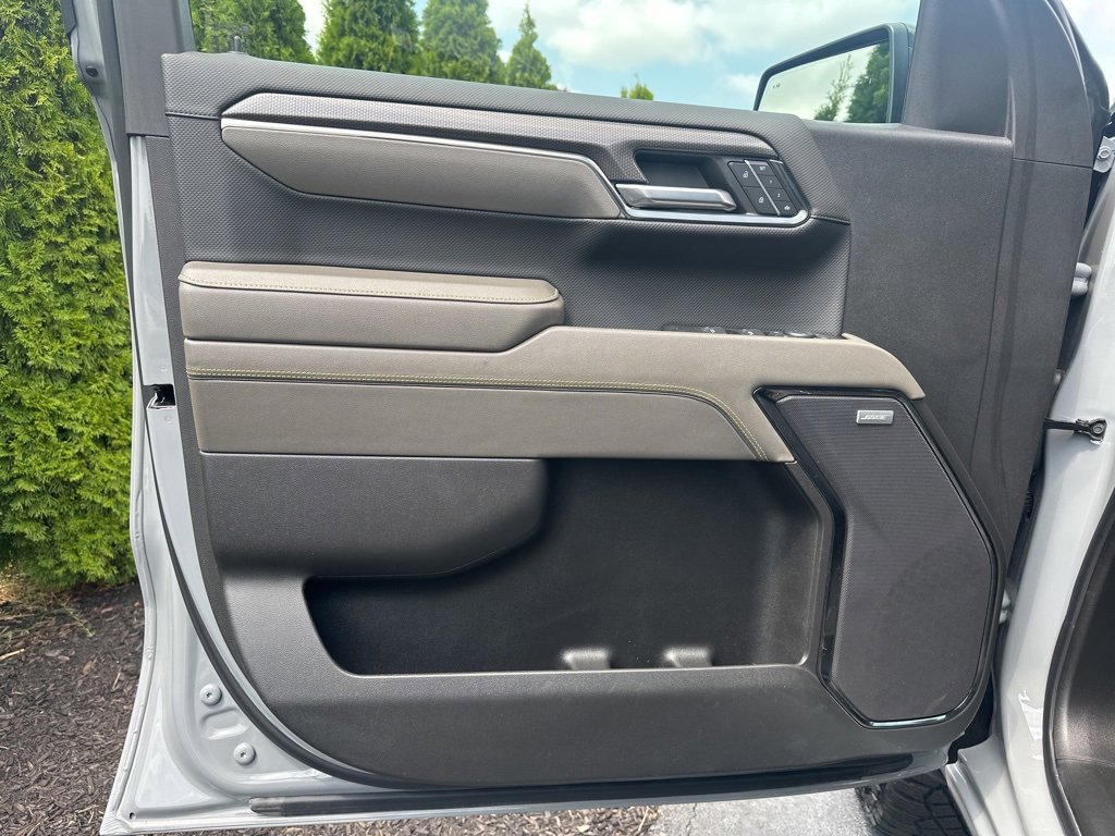 Used 2024 Chevrolet Silverado 1500 ZR2 w/ Technology Package image 8