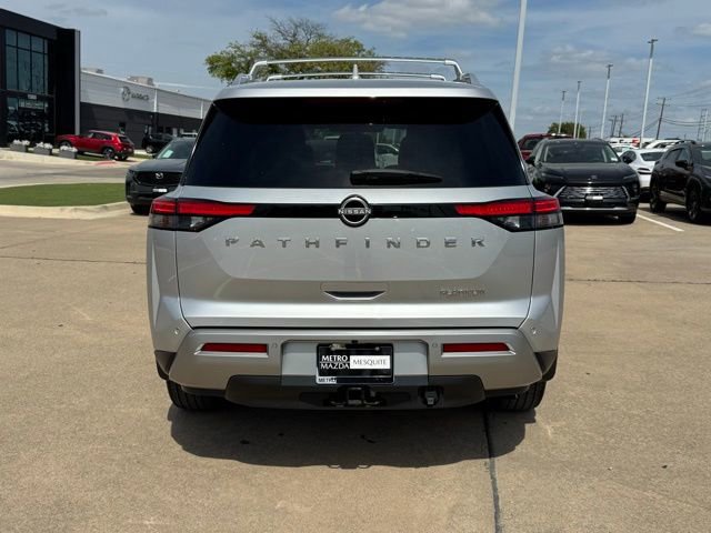 Used 2024 Nissan Pathfinder Platinum image 5