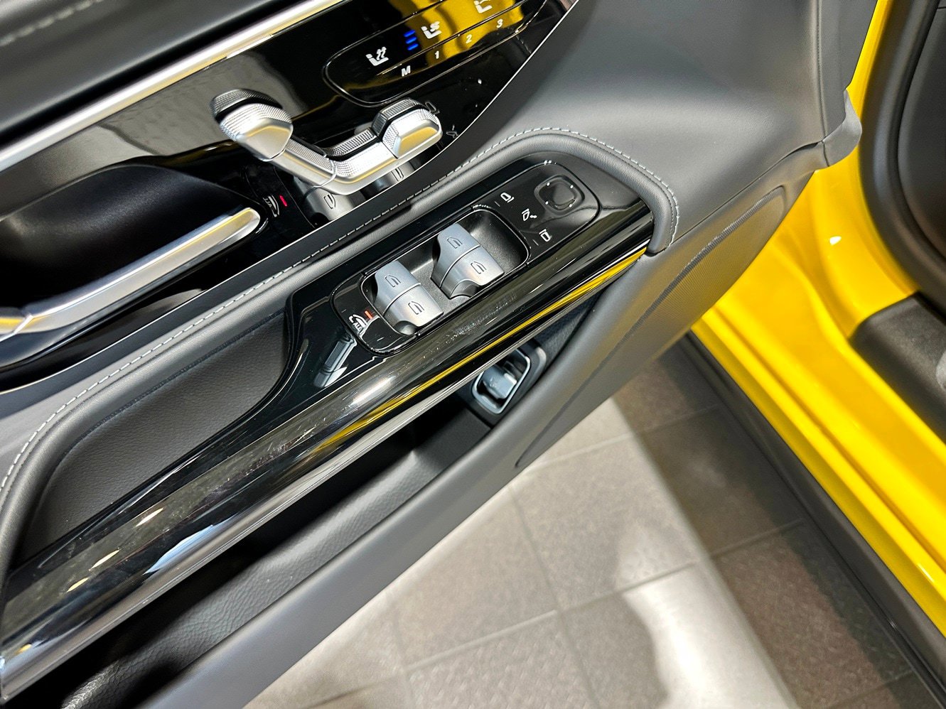 Certified 2025 Mercedes-Benz SL 43 AMG image 13