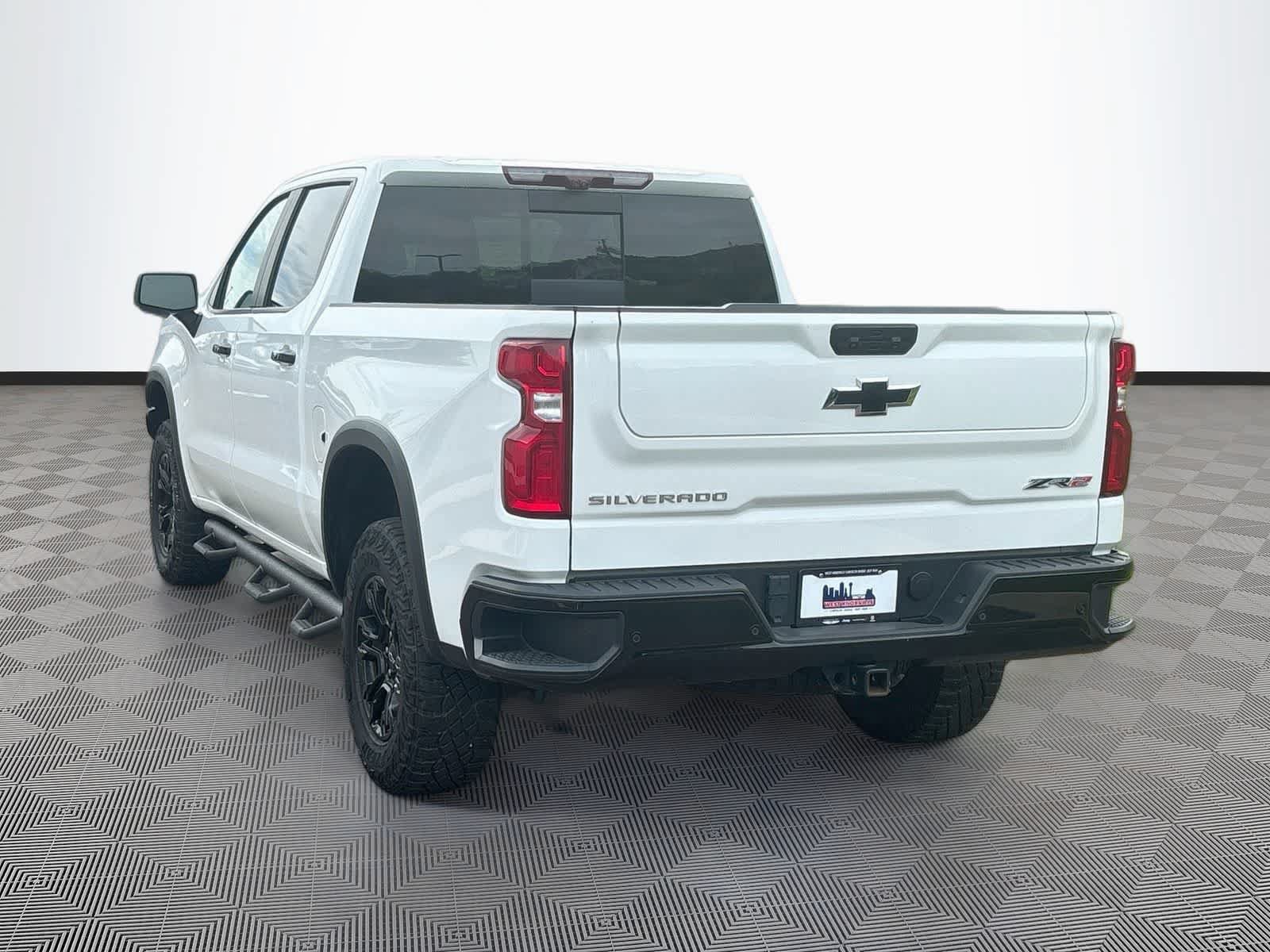 Used 2023 Chevrolet Silverado 1500 ZR2 w/ Technology Package AWD/4WD image 7