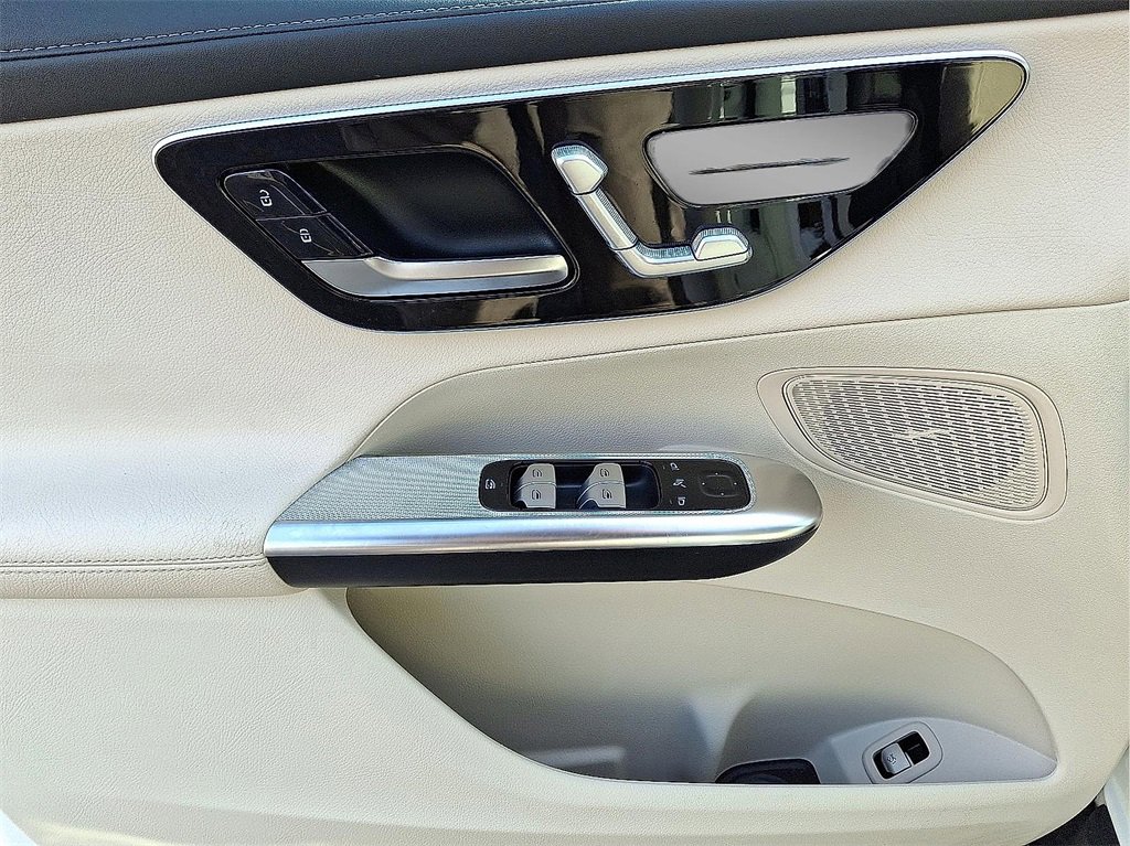 Used 2023 Mercedes-Benz GLC 300 4MATIC image 13