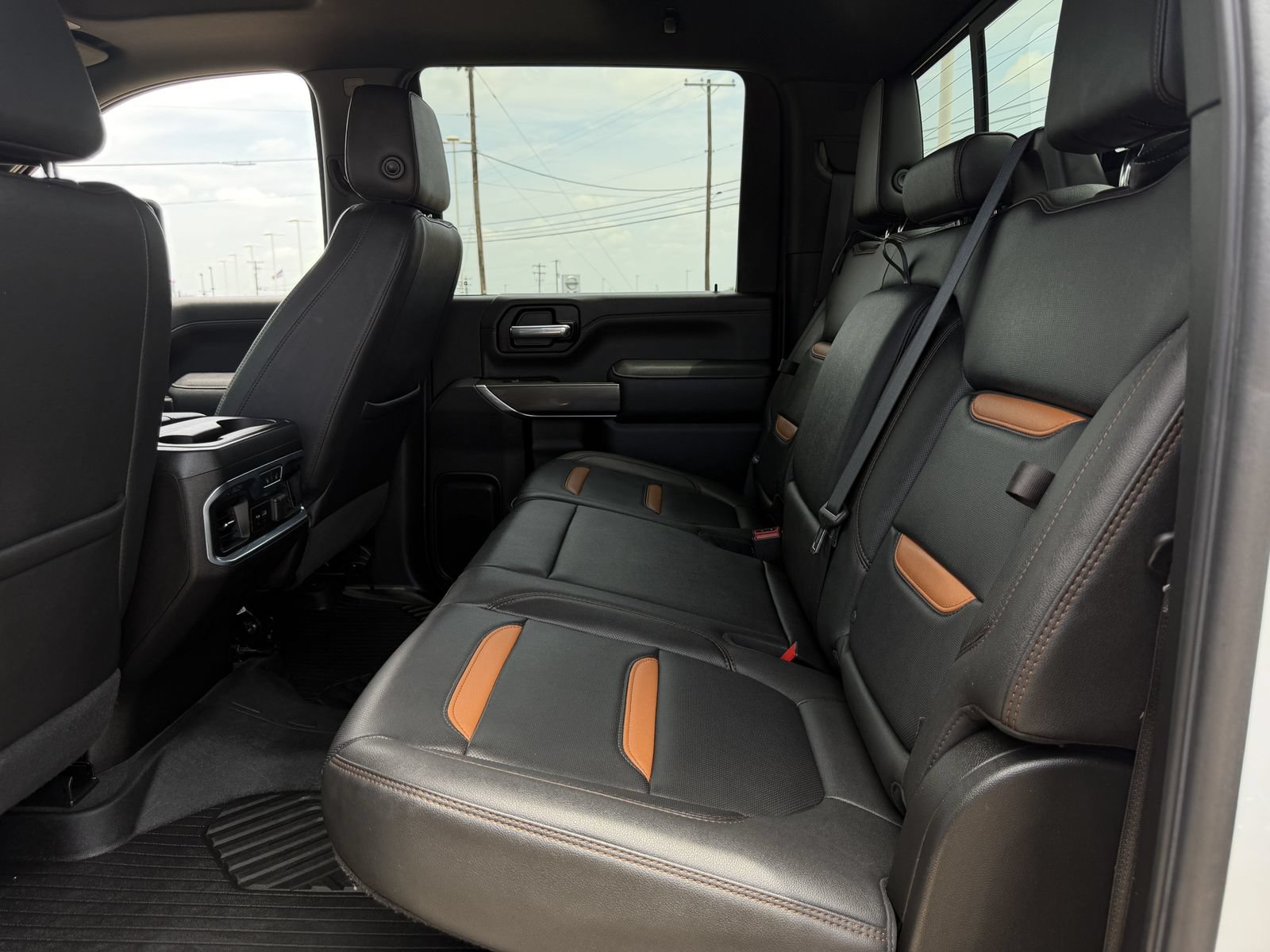 Used 2022 GMC Sierra 2500 AT4 w/ AT4 Premium Plus Package AWD/4WD image 30
