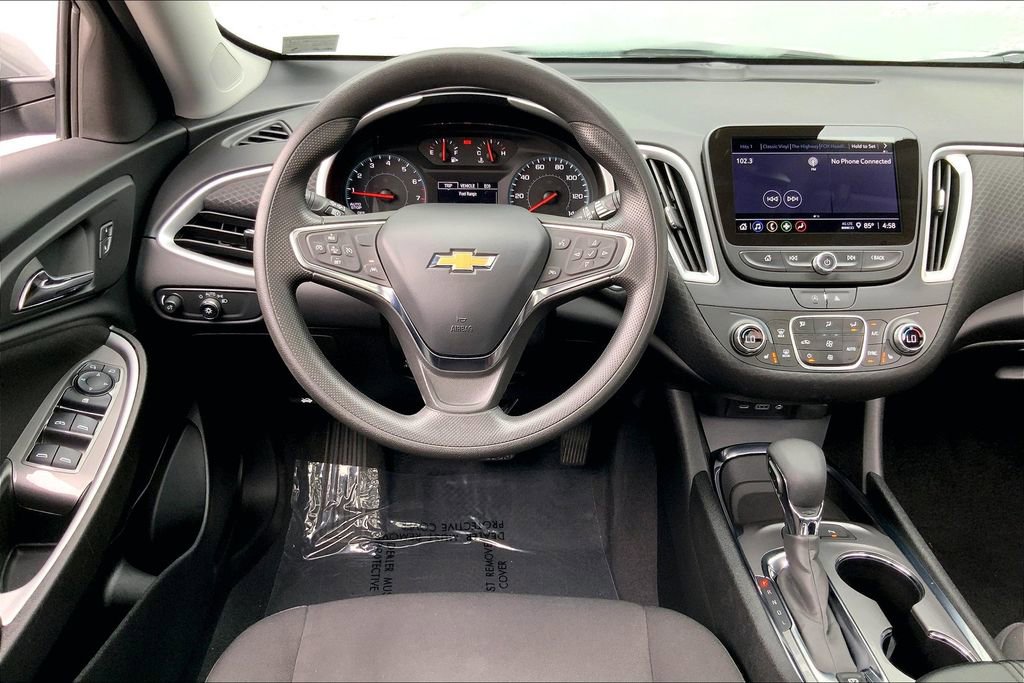 Used 2024 Chevrolet Malibu LT image 4