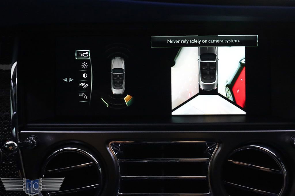 Used 2018 Rolls-Royce Dawn image 29