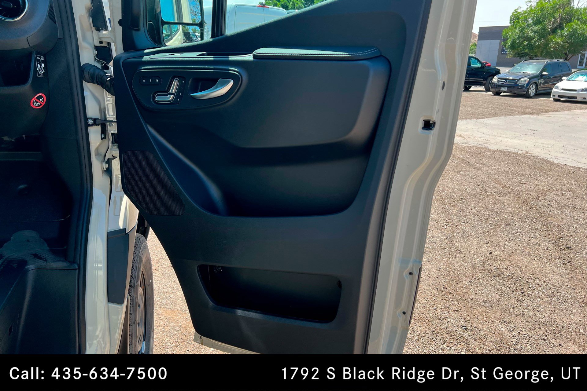 Used 2025 Mercedes-Benz Sprinter 2500 image 21