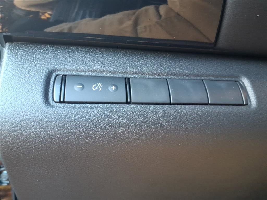 New 2025 Nissan Pathfinder S w/ Cargo Package image 18