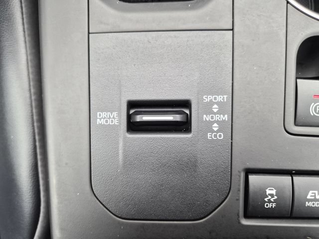 Used 2022 Toyota Highlander XLE AWD/4WD image 32