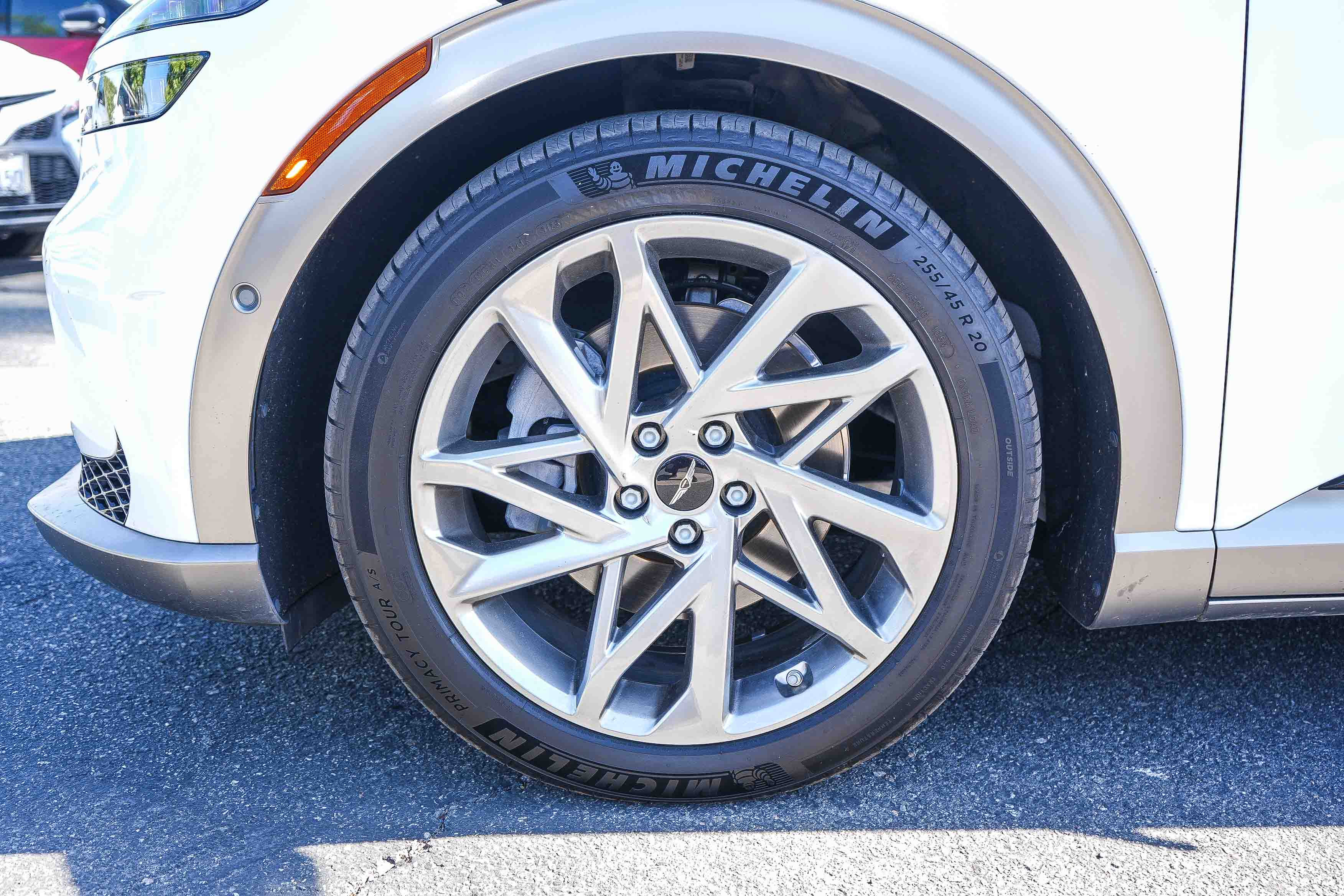 Used 2023 Genesis GV60 Advanced AWD/4WD image 12